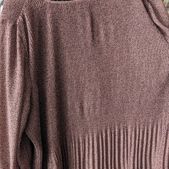 Signature Reitmans pleated blouse - Picture 4 of 5